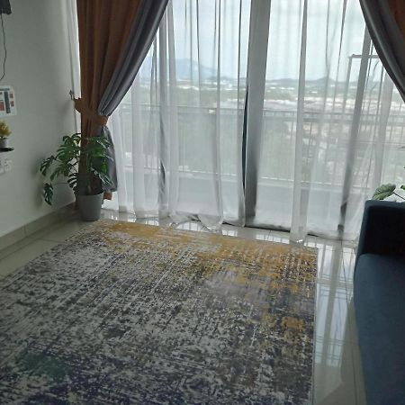 Fz Almyra Homestay Каджанг Екстериор снимка