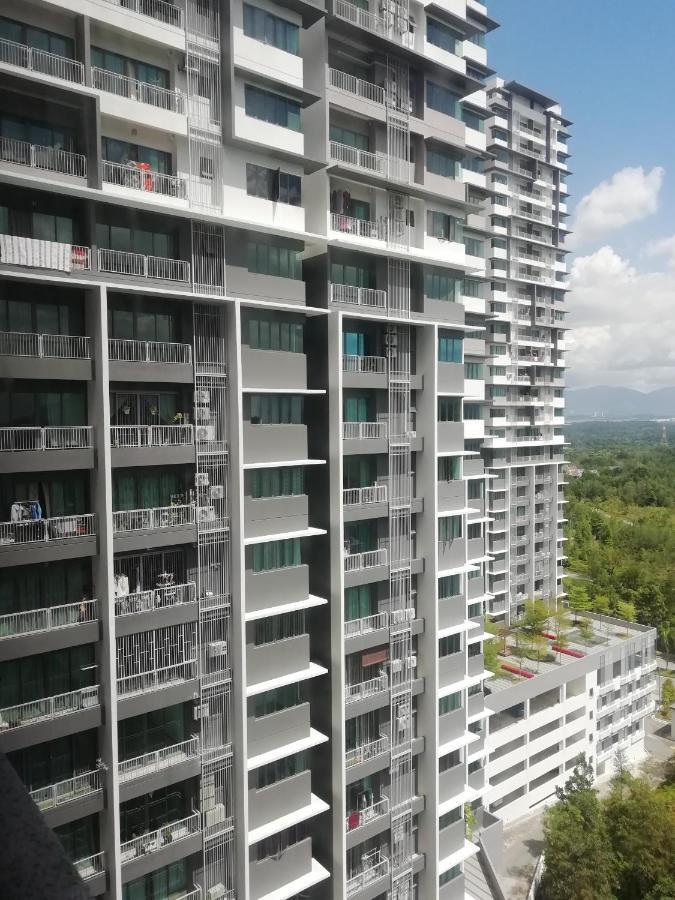 Fz Almyra Homestay Каджанг Екстериор снимка