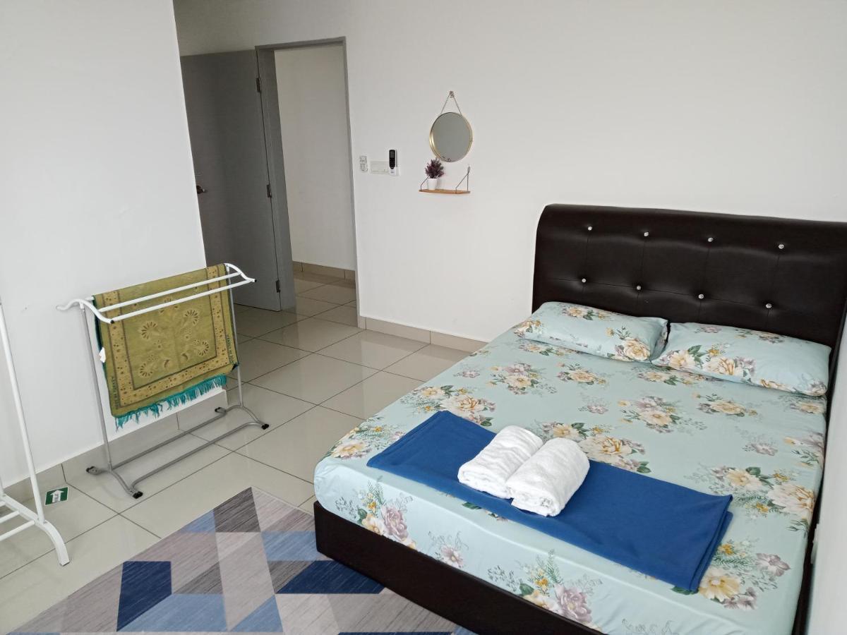 Fz Almyra Homestay Каджанг Екстериор снимка